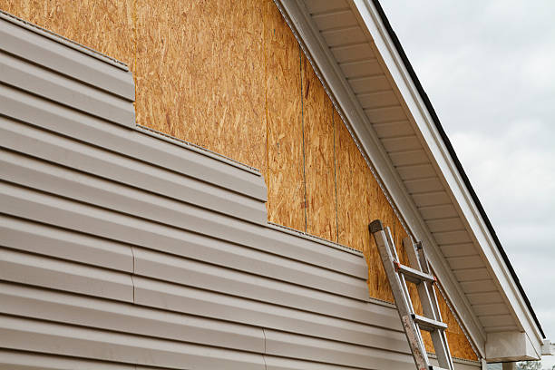 Professional Siding Contractor technician working in New Berlin, PA